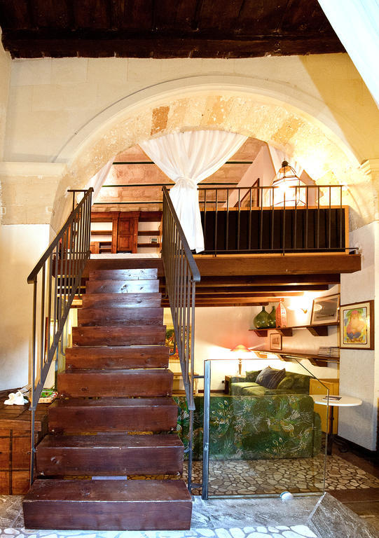 Dei Due Portoni Suite Storica Lecce Exterior photo